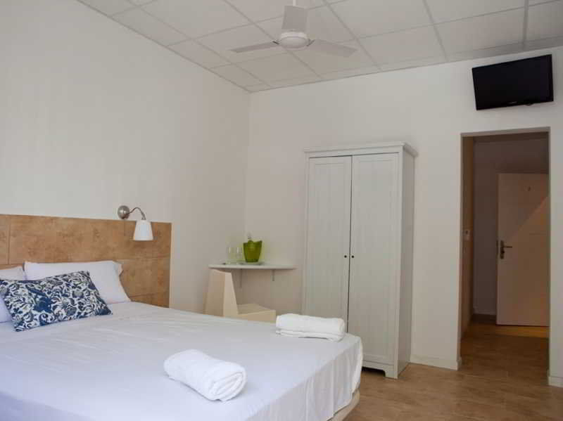 Hostal Martinval Barcelona Luaran gambar
